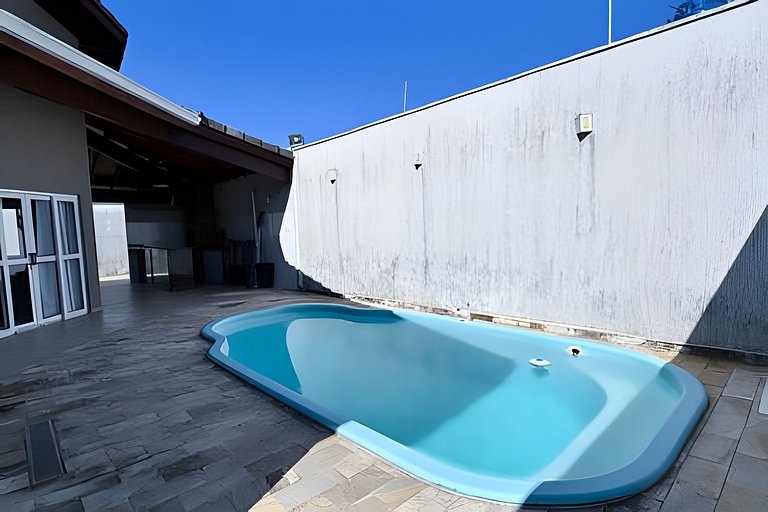 Casa com piscina em Bertioga -SP (1)