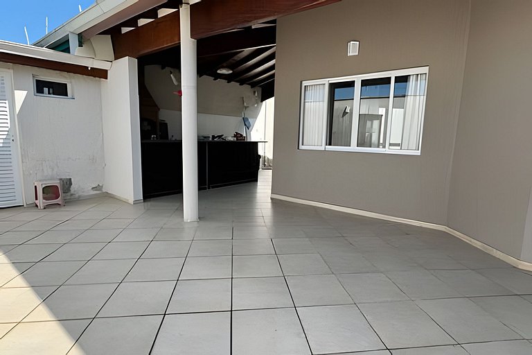 Casa com piscina em Bertioga -SP (1)