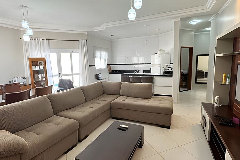 Casa com piscina em Bertioga -SP (1)