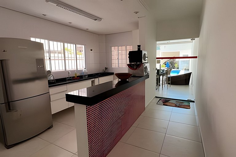 Casa c/ piscina em Cond, Boraceia - SP