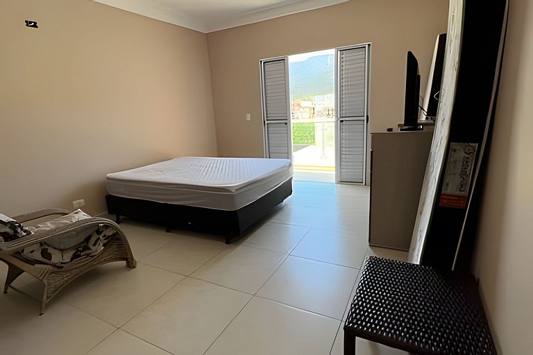 Casa c/ piscina em Cond, Boraceia - SP
