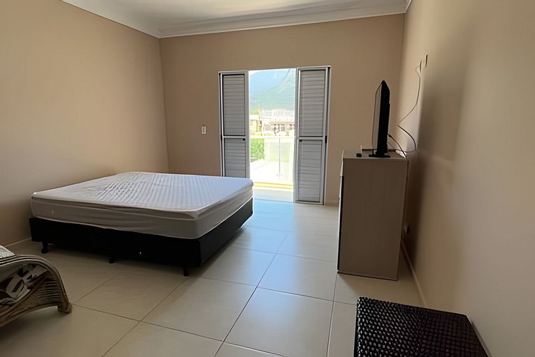 Casa c/ piscina em Cond, Boraceia - SP