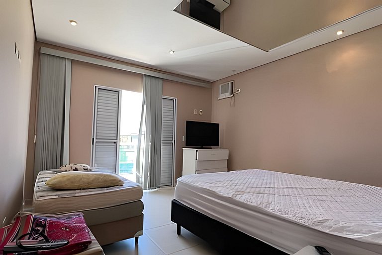 Casa c/ piscina em Cond, Boraceia - SP