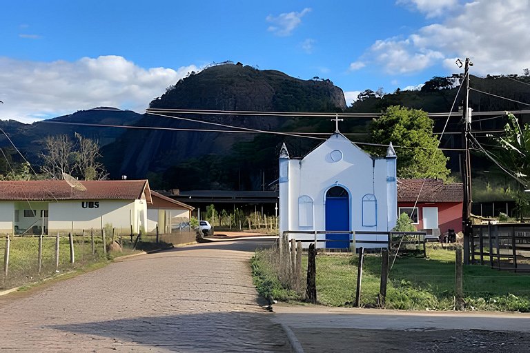 Espetacular casa em Gonçalves - MG (1)