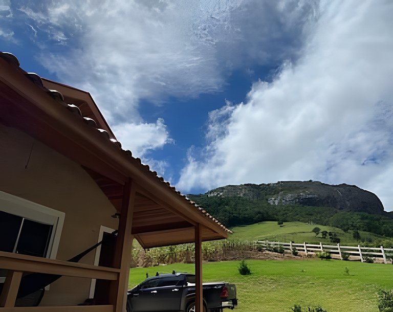 Espetacular casa em Gonçalves - MG (1)