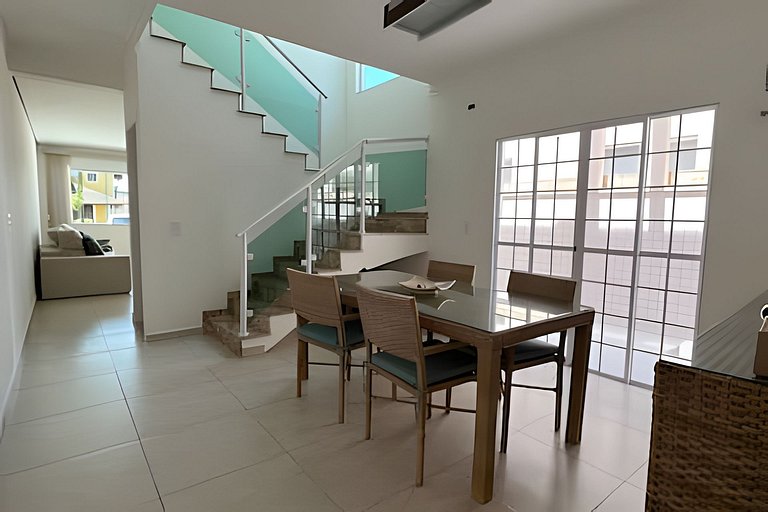 Casa c/ piscina em Cond, Boraceia - SP