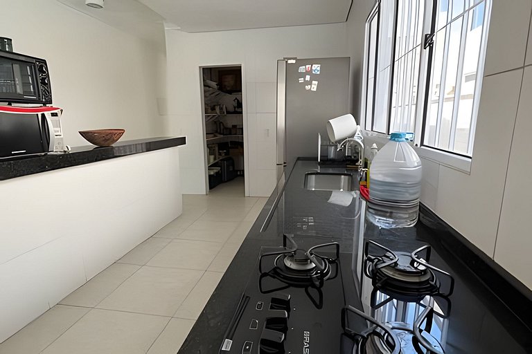 Casa c/ piscina em Cond, Boraceia - SP