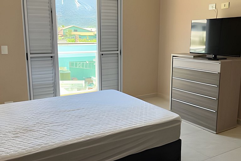 Casa c/ piscina em Cond, Boraceia - SP