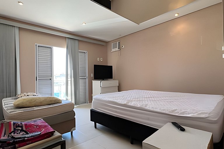 Casa c/ piscina em Cond, Boraceia - SP