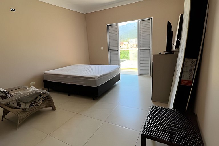 Casa c/ piscina em Cond, Boraceia - SP