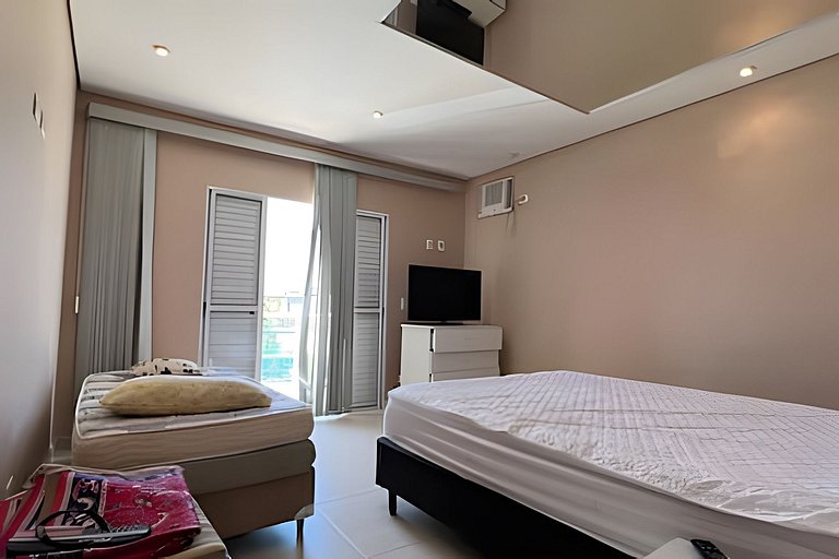 Casa c/ piscina em Cond, Boraceia - SP