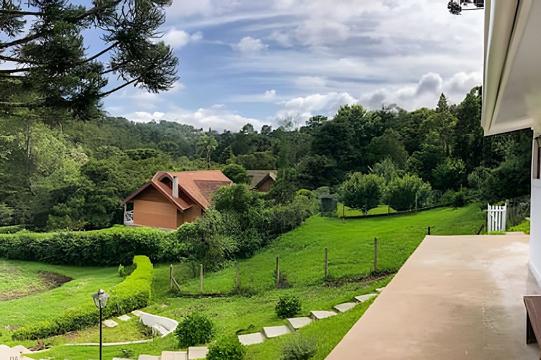 Linda residência em Campos do Jordão - SP