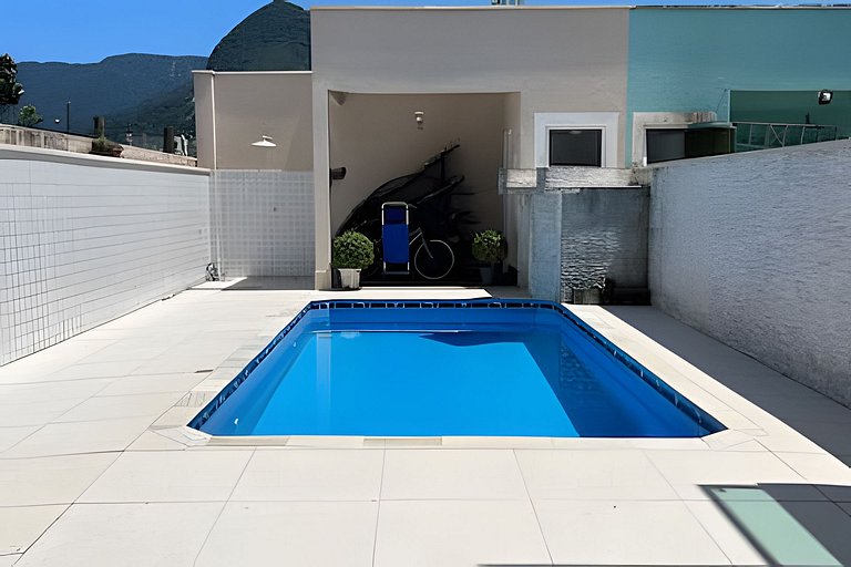 Casa c/ piscina em Cond, Boraceia - SP