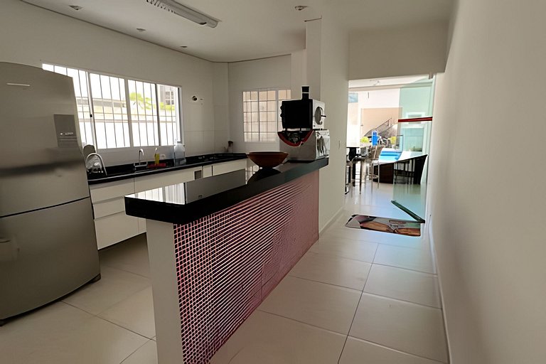 Casa c/ piscina em Cond, Boraceia - SP