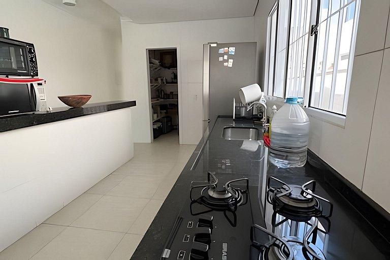 Casa c/ piscina em Cond, Boraceia - SP
