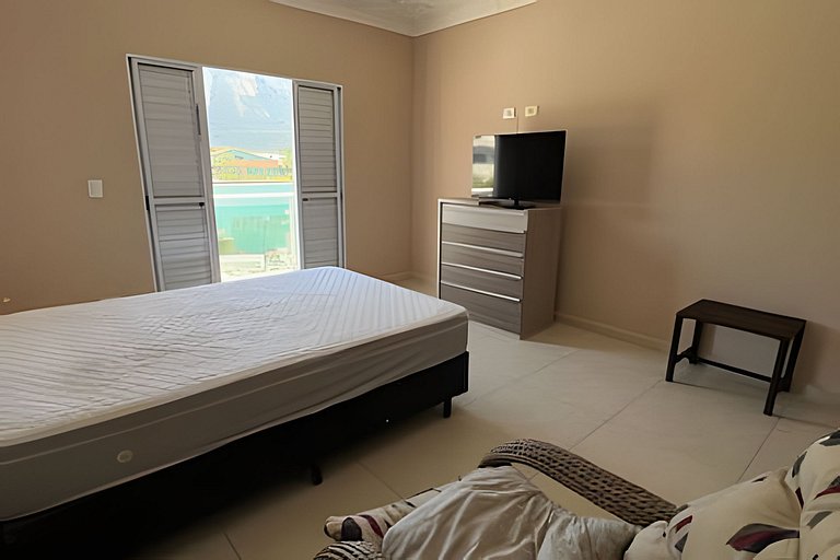 Casa c/ piscina em Cond, Boraceia - SP