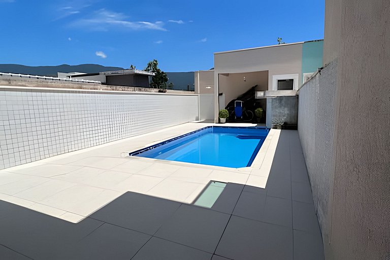Casa c/ piscina em Cond, Boraceia - SP
