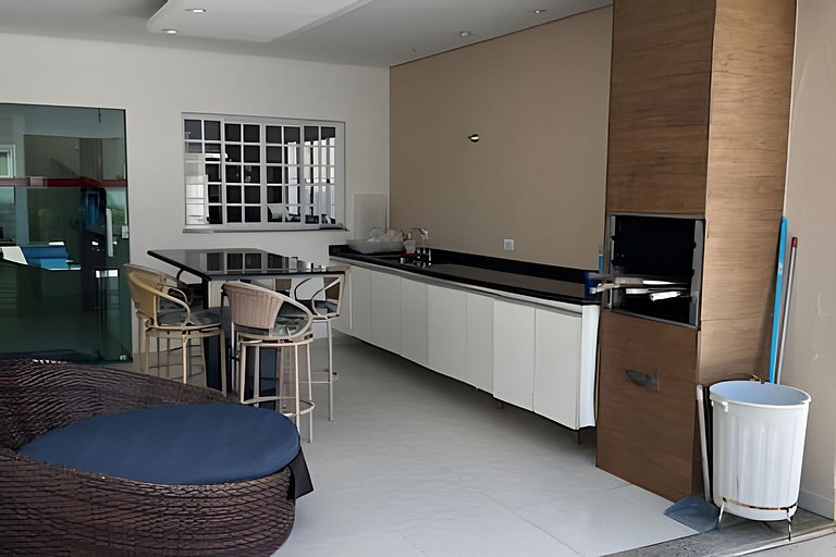 Casa c/ piscina em Cond, Boraceia - SP