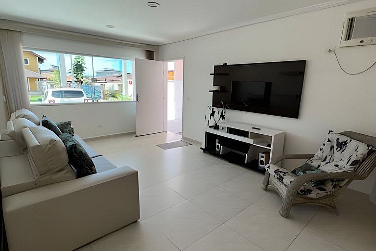 Casa c/ piscina em Cond, Boraceia - SP