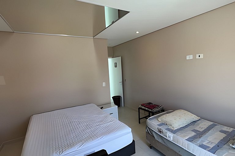 Casa c/ piscina em Cond, Boraceia - SP
