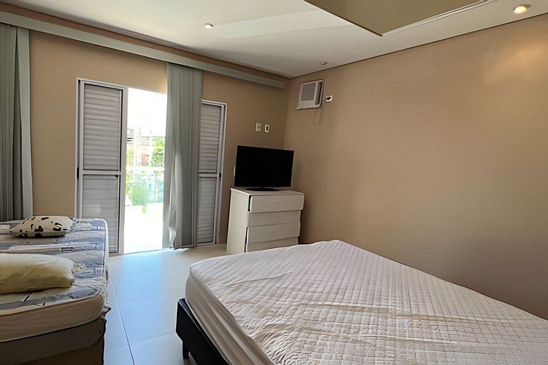 Casa c/ piscina em Cond, Boraceia - SP