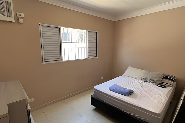 Casa c/ piscina em Cond, Boraceia - SP