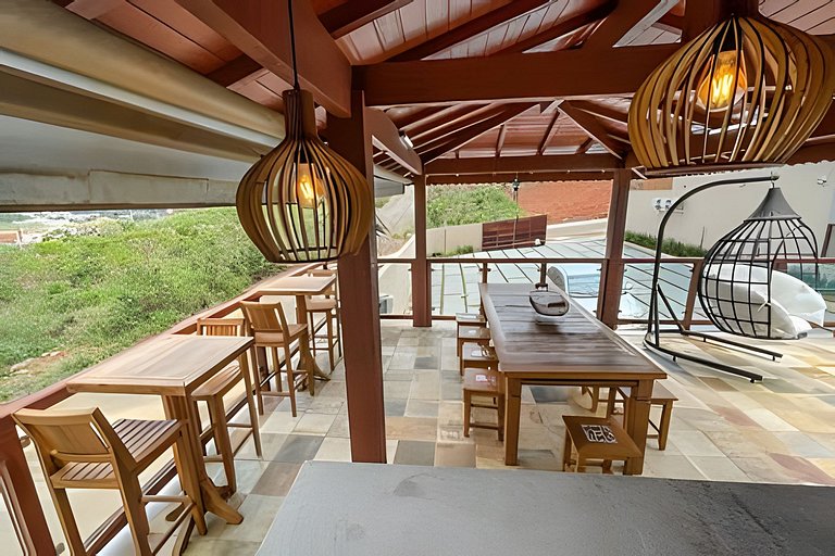 Maravilhosa casa com piscina em Capitólio-MG