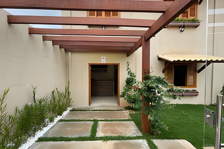 Maravilhosa casa com piscina em Capitólio-MG