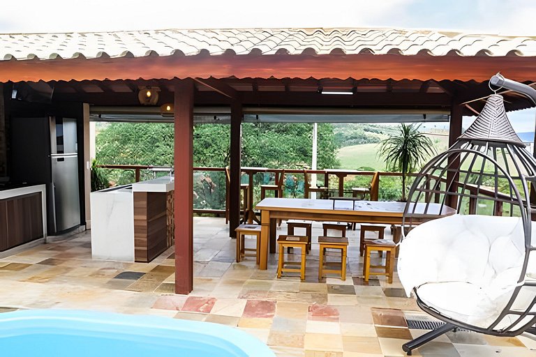 Maravilhosa casa com piscina em Capitólio-MG