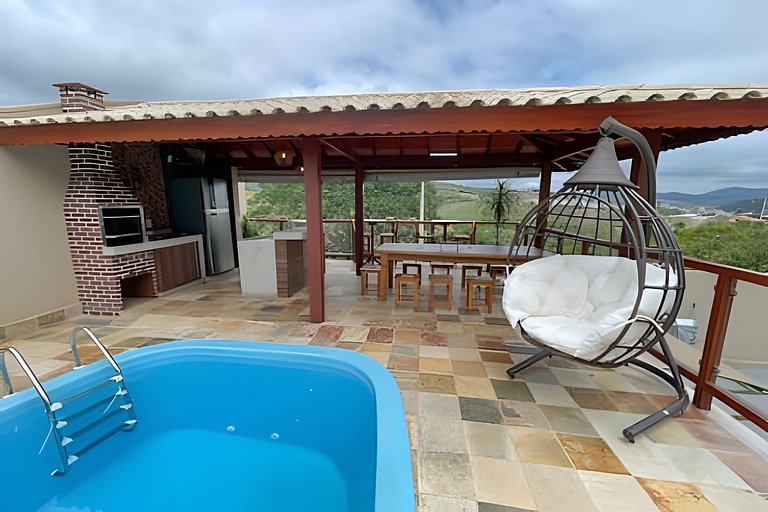 Maravilhosa casa com piscina em Capitólio-MG