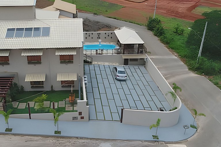 Maravilhosa casa com piscina em Capitólio-MG