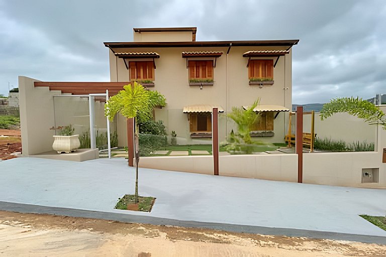 Maravilhosa casa com piscina em Capitólio-MG