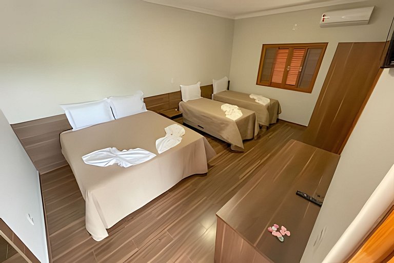 Maravilhosa casa com piscina em Capitólio-MG