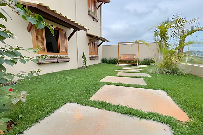 Maravilhosa casa com piscina em Capitólio-MG