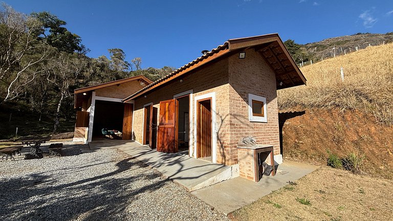 Espetacular casa em Gonçalves - MG (2)