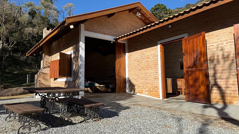 Espetacular casa em Gonçalves - MG (2)